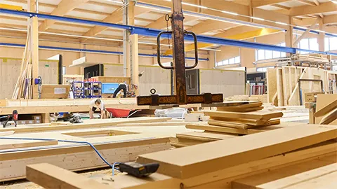 Innenansicht mit Holztragwerk Holzbau Glaß, Pfaffenhofen