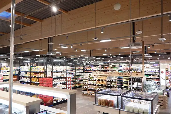 Innenansicht des REWE-Verkaufsmarktes in Trier