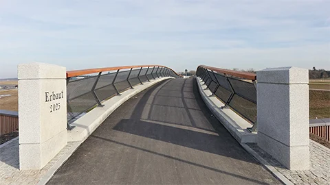 Fußgängeransicht der Brücke Manching bei Ingolstadt