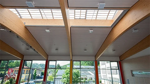 Innere Deckenansicht der Aloys-Henhöfer Schule Pfinztal