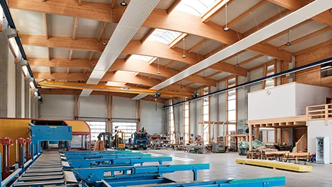 Innenansicht der Abbundhalle Hönle Holzbau & Zimmerei