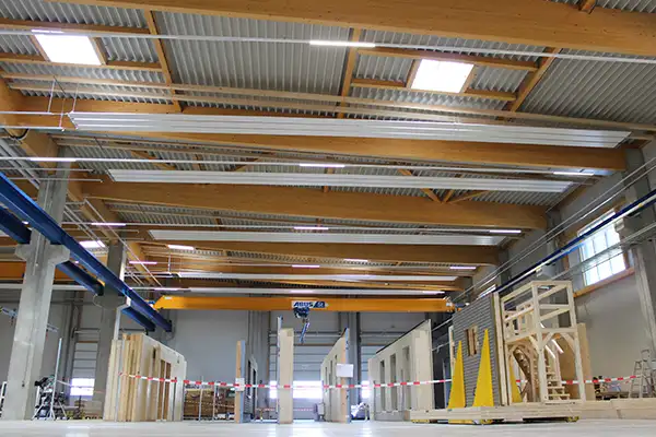 Holztragwerk der neuen Produktionshalle von HR Holzelement